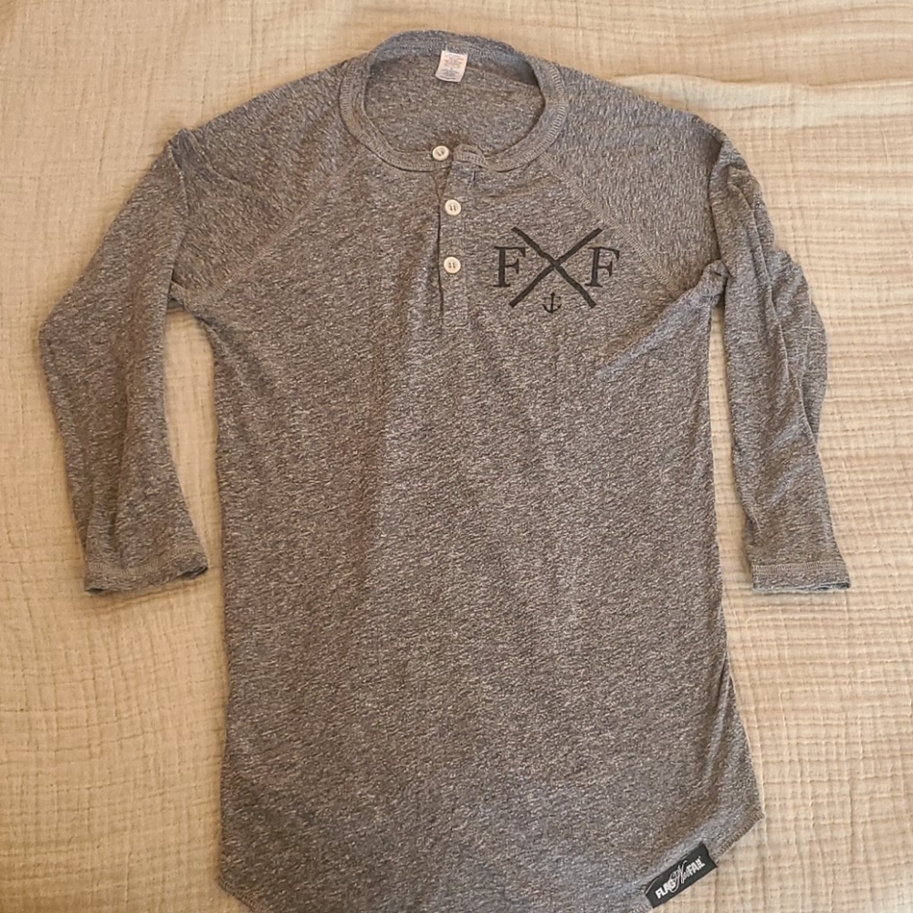 Extra small grey baseball style tee